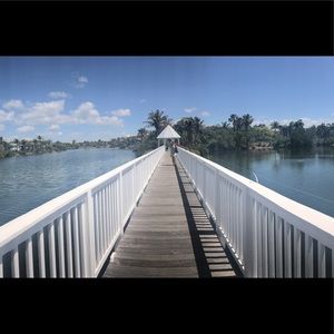 Meet your Poshers, Mia & Hailey